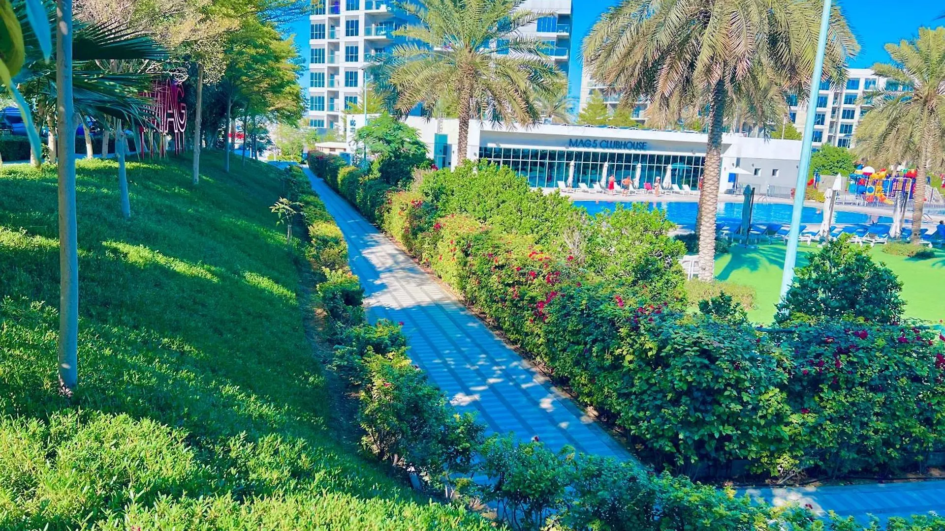 Spacious One Bedroom Apartment , Balcony, Pool & Garden View By Trueurbanbb Dubai
