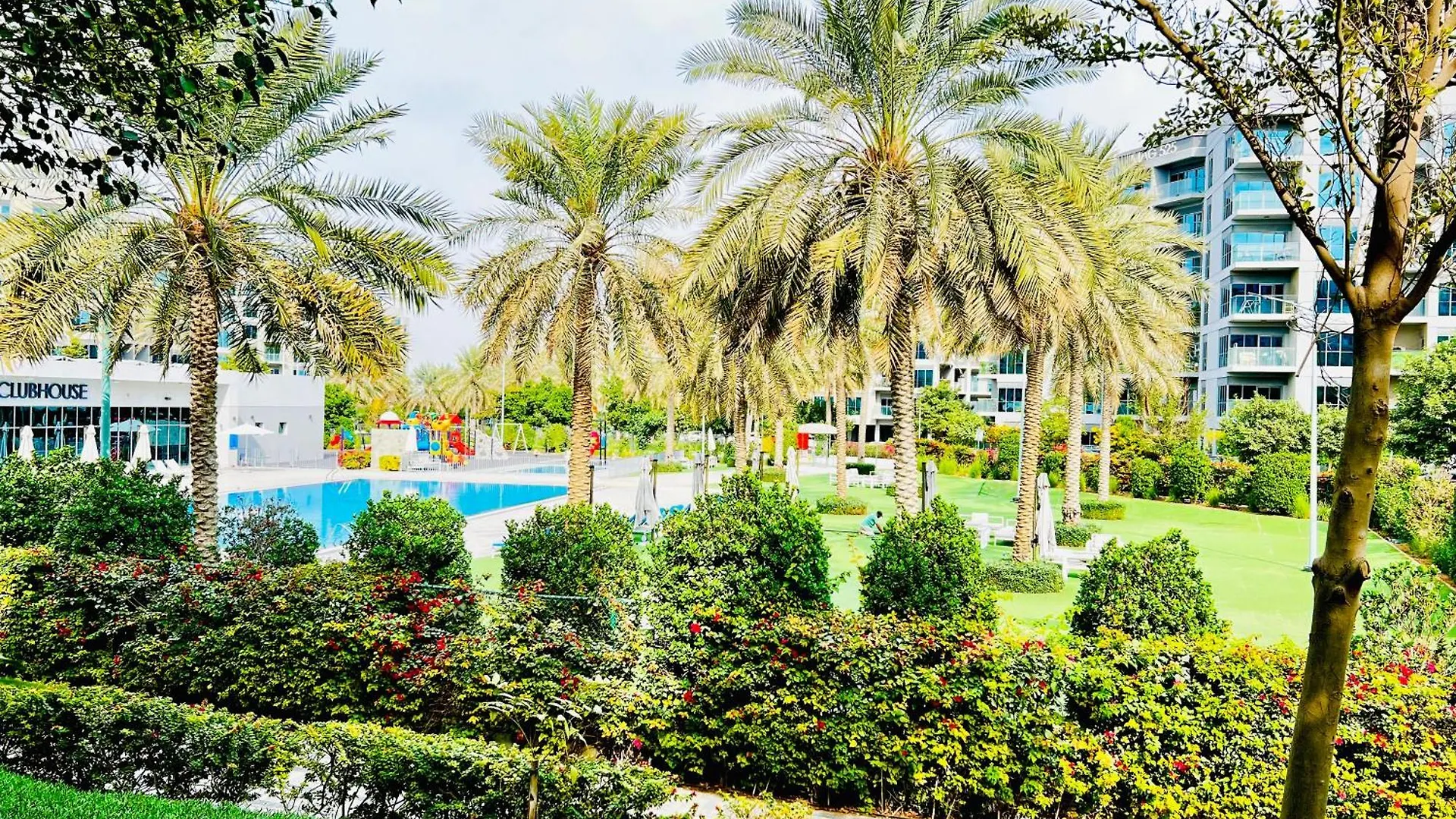 Spacious One Bedroom Apartment , Balcony, Pool & Garden View By Trueurbanbb Dubai