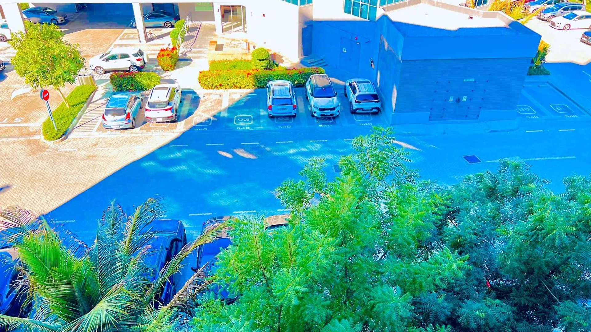 Spacious One Bedroom Apartment , Balcony, Pool & Garden View By Trueurbanbb Dubai