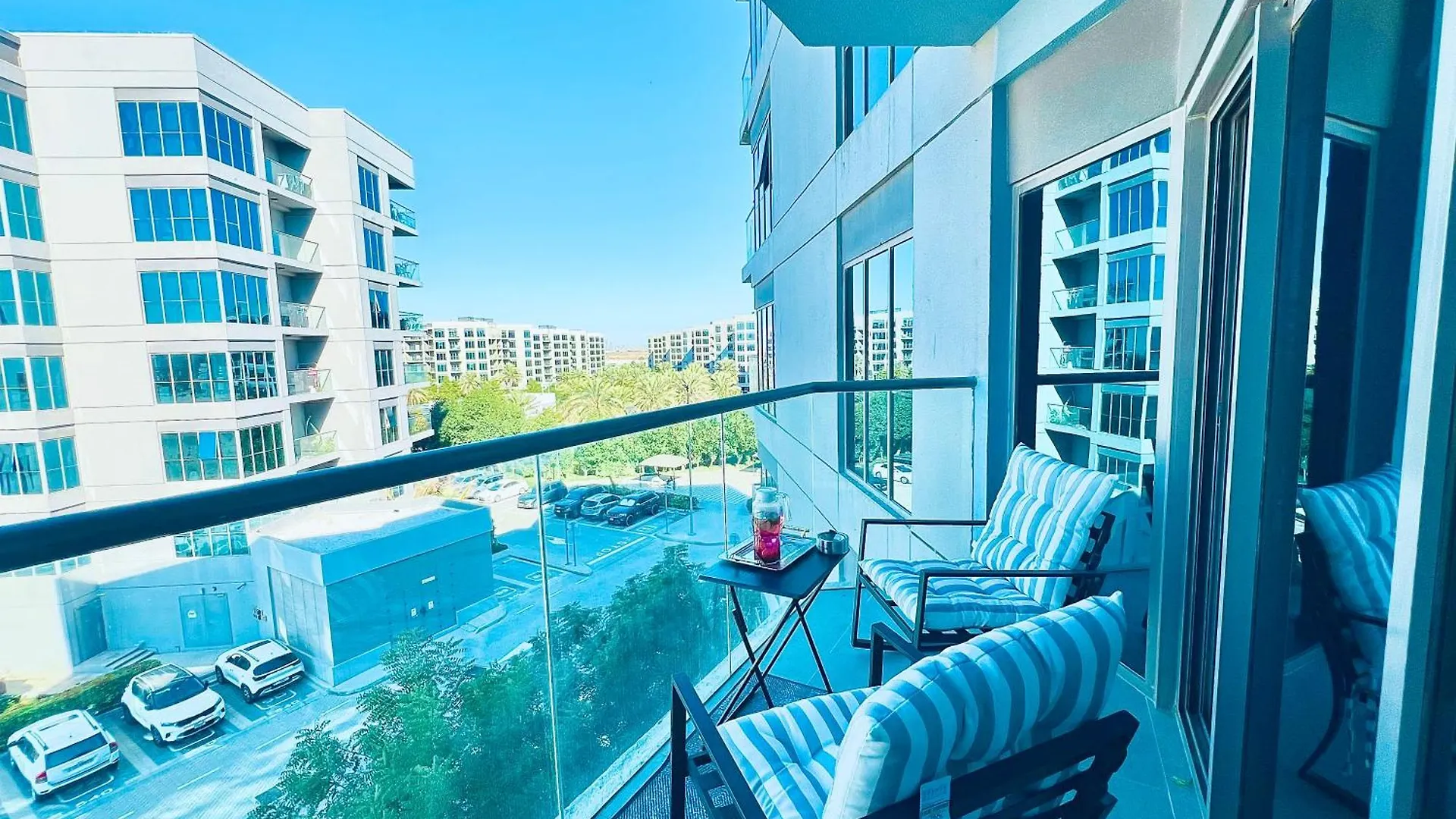 Spacious One Bedroom Apartment , Balcony, Pool & Garden View By Trueurbanbb Dubai