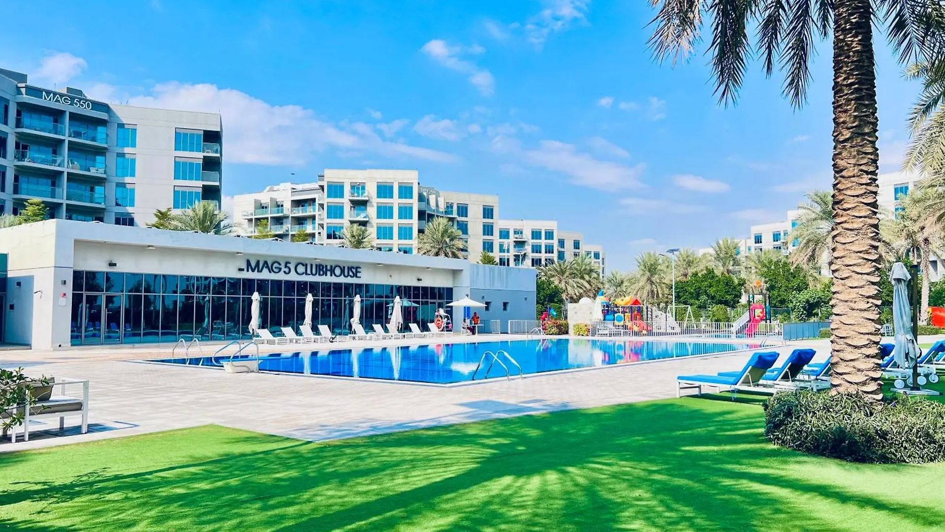Spacious One Bedroom Apartment , Balcony, Pool & Garden View By Trueurbanbb Dubai