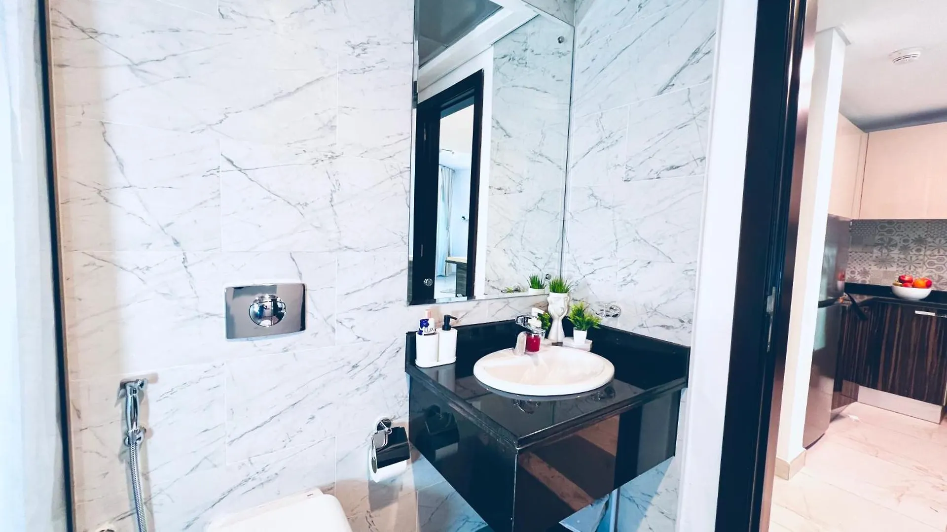 Spacious One Bedroom Apartment , Balcony, Pool & Garden View By Trueurbanbb Dubai 0*,
